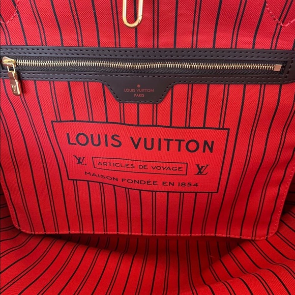 Famous NvF Bag - Picture 5 of 8